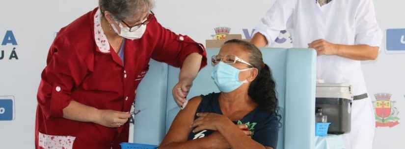 Caraguatatuba continua vacinação contra Covid-19 para profissionais de saúde conforme protocolo Ministerial e disponibilidade de doses