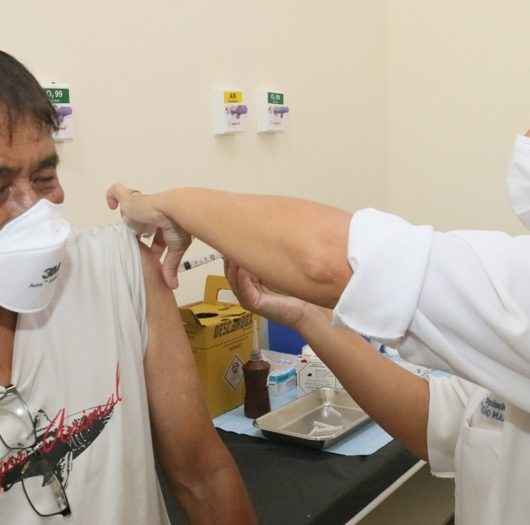 Covid-19: Caraguatatuba inicia vacinação para idosos de 72 a 74 anos a partir de segunda (22/03)
