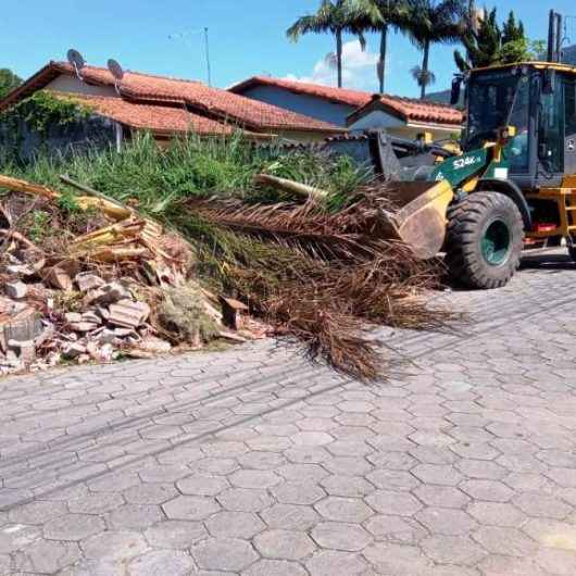 Prefeitura de Caraguatatuba faz manutenção em diversos bairros