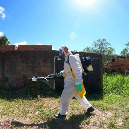 Prefeitura de Caraguatatuba continua com ações contra dengue nos bairros Perequê e Martim de Sá