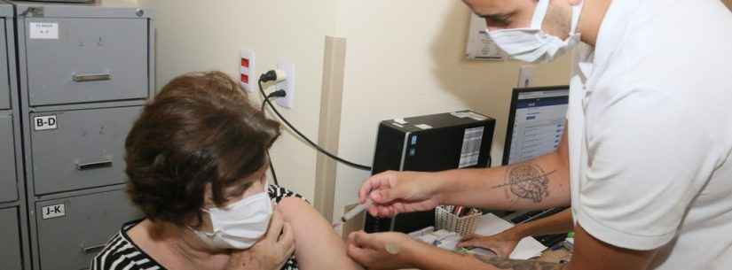 Número de vacinados contra Covid-19 supera o de contaminados em Caraguatatuba