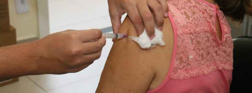 Covid-19: Caraguatatuba inicia vacinação para idosos de 75 e 76 anos