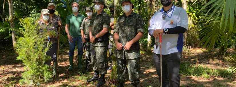 Prefeitura de Caraguatatuba recebe apoio da Polícia Ambiental e ONG para fiscalizar esgoto no Rio Tabatinga