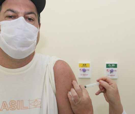 Mais de 4 mil são vacinados contra gripe em Caraguatatuba durante a primeira fase da campanha