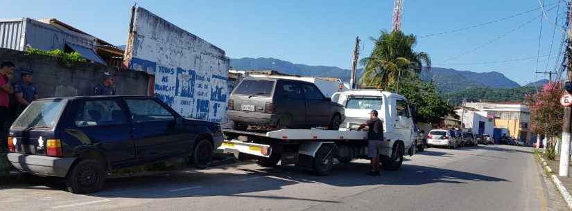 Retirada de carros abandonados em vias públicas de Caraguatatuba aumenta 61%  no mês de março