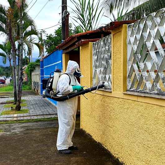 Prefeitura de Caraguatatuba continua com ações de combate à dengue no Massaguaçu