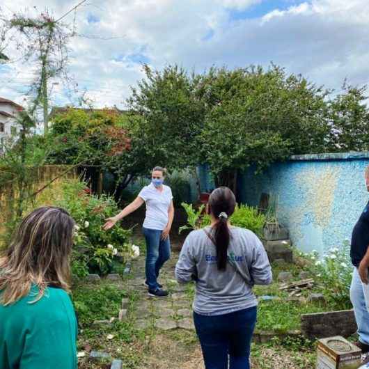 Educação ambiental: programa desenvolve hortas como recurso pedagógico em Caraguatatuba