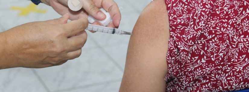 Caraguatatuba realiza primeiro dia de vacinação para profissionais da Educação