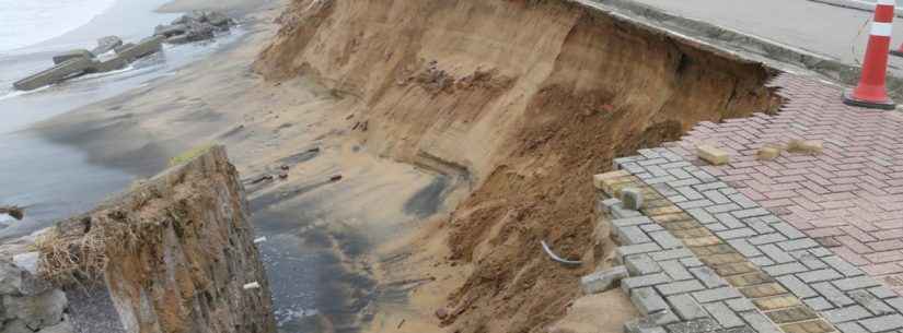 Defesa Civil de Caraguatatuba vistoria áreas atingidas por ressaca nas praias de Massaguaçu e Mococa