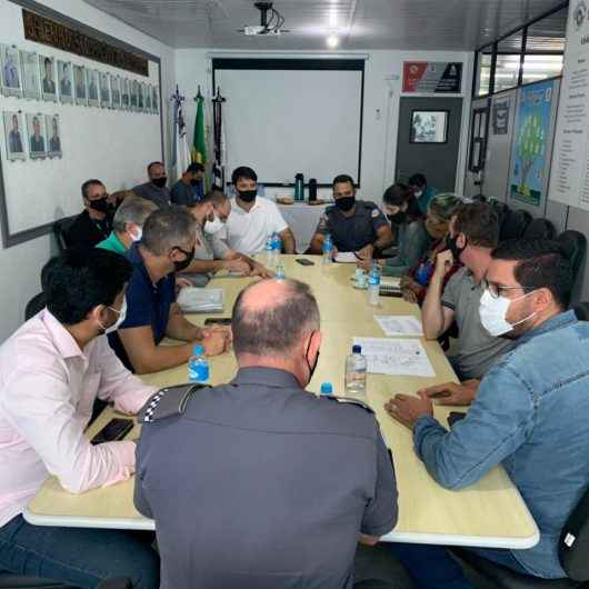 Prefeito de Caraguatatuba inicia preparativos para construção da sede da Força Tática da PM no município