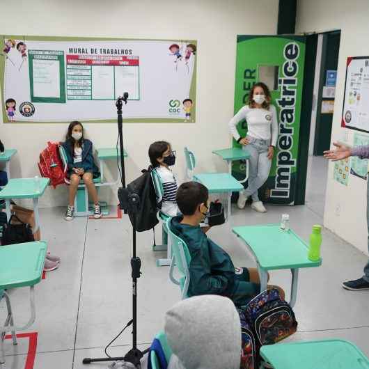 Prefeitura de Caraguatatuba leva discussão sobre questões urbanísticas e ambientais para sala de aula