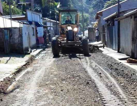 Prefeitura de Caraguatatuba realiza limpeza e perenização no bairro Jardim Santa Rosa, região norte da cidade