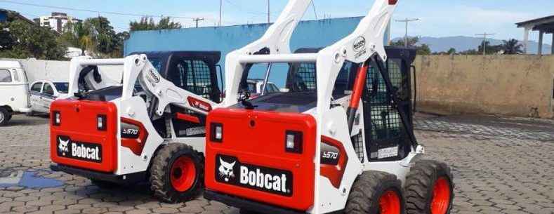 Prefeitura de Caraguatatuba adquire novos maquinários para serviços de limpeza urbana e terraplenagem