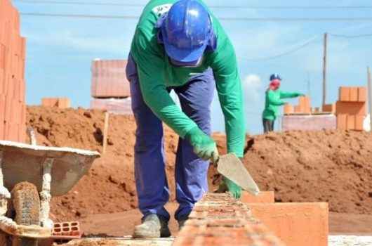 Construção Civil: Prefeitura de Caraguatatuba acelera aprovação de projetos, mantém o setor aquecido e gera empregos Construção Civil: Prefeitura de Caraguatatuba acelera aprovação de projetos, mantém o setor aquecido e gera empregos