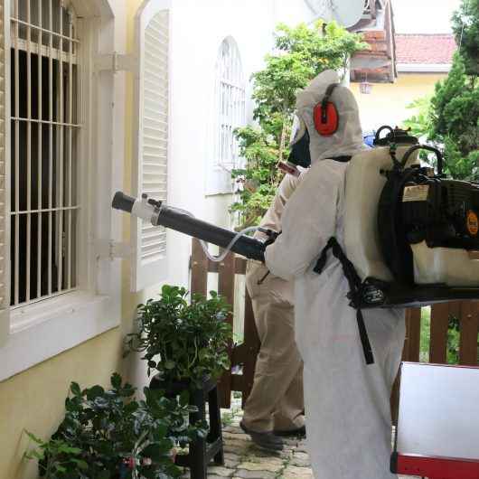 Agentes do CCZ realizam ações de combate à dengue no Pegorelli e Jardim Jaqueira nesta quarta (12)