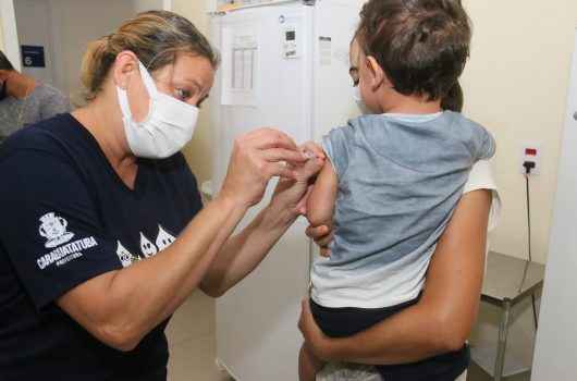 Campanha de Vacinação contra H1N1 continua neste sábado (15) e tem mudanças a partir de segunda (17) Campanha de Vacinação contra H1N1 continua neste sábado (15) e tem mudanças a partir de segunda (17)