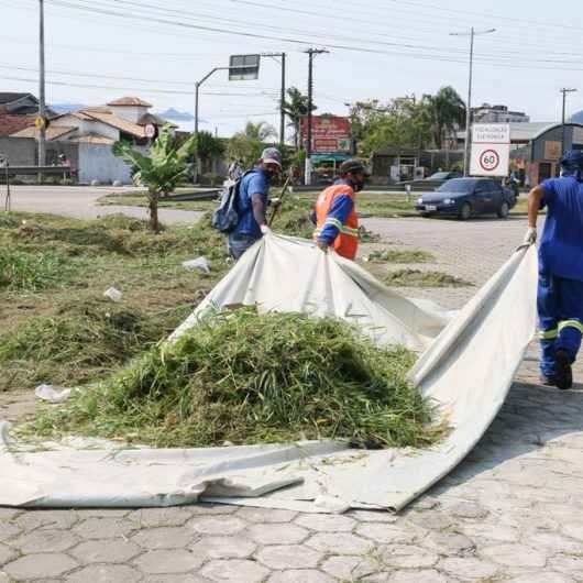 Prefeitura de Caraguá convoca mais bolsistas do PEAD para atuar na limpeza urbana