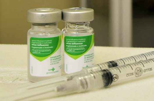 Caraguatatuba amplia Campanha de Vacinação contra gripe para idosos e professores a partir de sábado (8) Caraguatatuba amplia Campanha de Vacinação contra gripe para idosos e professores a partir de sábado (8)