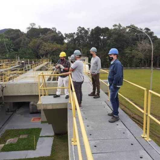 Conselheiros do Meio Ambiente de Caraguatatuba visitam a Estação de Tratamento de Esgoto