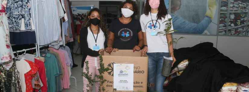 Secretaria do Meio Ambiente de Caraguatuba entrega mudas nativas para quem doar agasalho