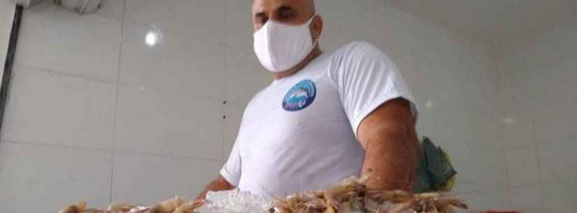 Com abertura da pesca do camarão, crustáceo custa bem menos que a carne