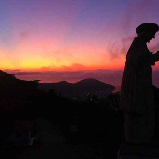 Festa do Padroeiro de Caraguatatuba tem casamento comunitário, tradicional bolo e ‘abraço’ a Santo Antonio