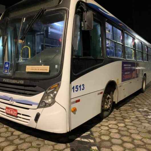 Ônibus da Praiamar é alvo de vandalismo e roubo em Caraguatatuba