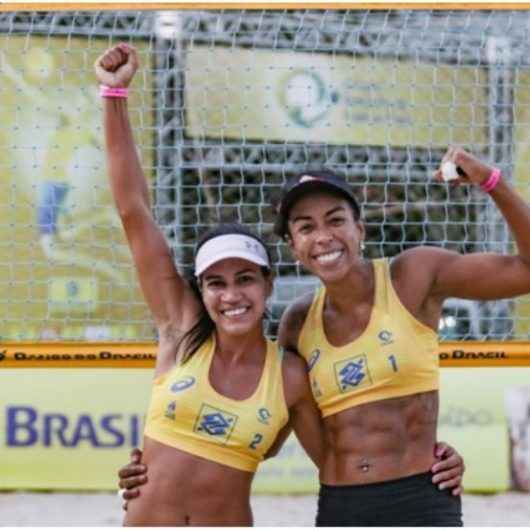 Dupla de Caraguatatuba disputa Circuito Open de Vôlei de Praia Feminino no RJ