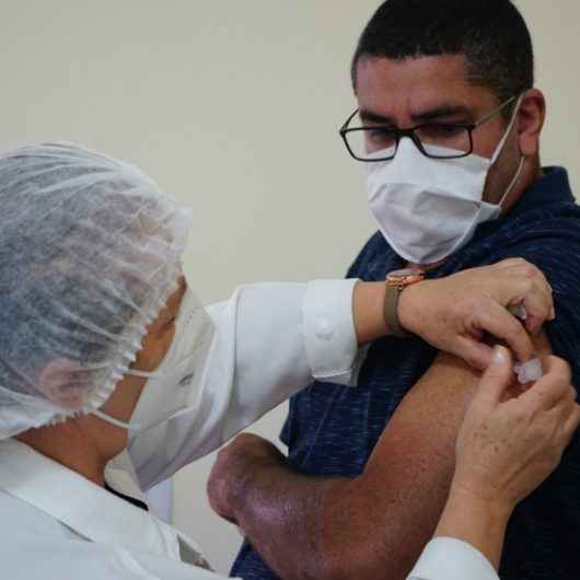 Caraguatatuba antecipa vacinação contra Covid-19 para pessoas de 40 a 44 anos