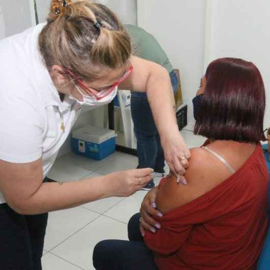 Caraguatatuba tem 26% da população vacinada com a primeira dose da vacina contra Covid-19