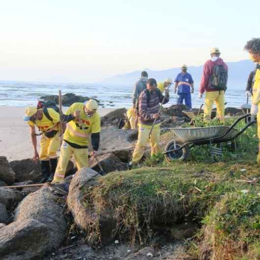 Operação Praia Limpa recolhe 55 toneladas de resíduos nesta sexta-feira (25)