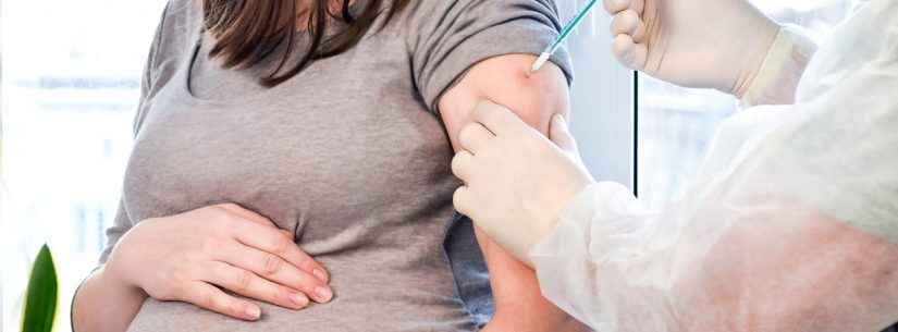 Gestantes e puérperas já podem receber a vacina bivalente contra Covid-19 em Caraguatatuba