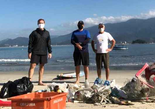 Prefeitura de Caraguatatuba faz ação ambiental na Ilha do Tamanduá e retira 60 quilos de lixo