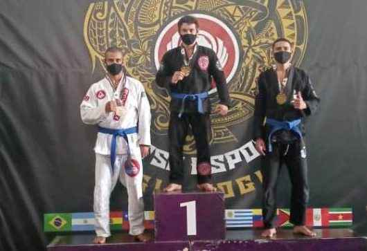 Esporte: Caraguatatuba fatura 13 medalhas no Sul-Americado de Jiu-jitsu em Embu das Artes (SP)