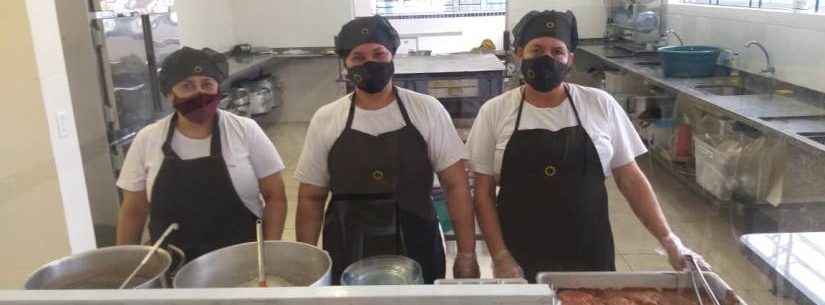 Educação: Caraguatatuba utiliza período de recesso para realizar treinamento da equipe de cozinheiras escolares