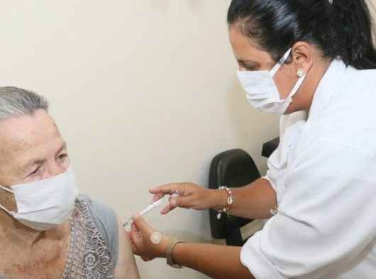 Caraguatatuba abre vacinação contra gripe para toda população a partir desta segunda
