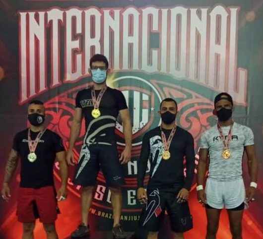 Com 10 pódios, Caraguatatuba é destaque em campeonato internacional de Jiu Jitsu