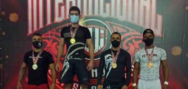 Com 10 pódios, Caraguatatuba é destaque em campeonato internacional de Jiu Jitsu