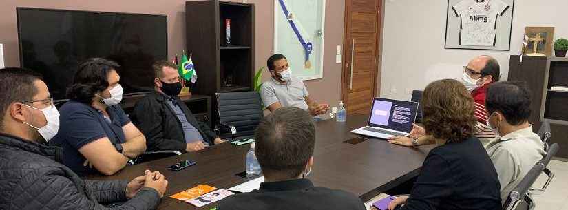 Prefeito de Caraguatatuba alinha novas parcerias com Associação Comercial