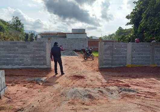 Prefeitura de Caraguatatuba embarga obras irregulares no Massaguaçu; julho tem mercado da construção aquecido