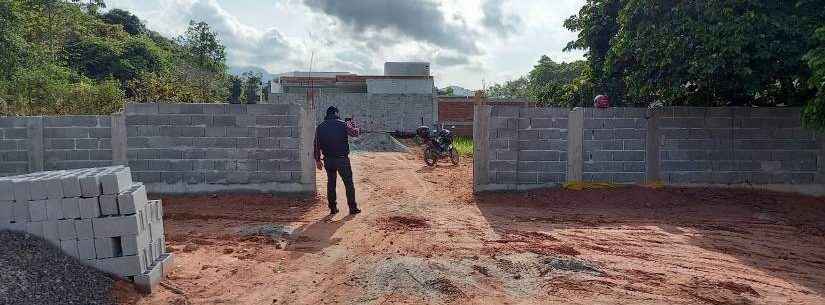 Prefeitura de Caraguatatuba embarga obras irregulares no Massaguaçu; julho tem mercado da construção aquecido