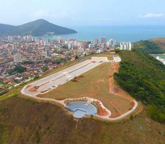 Prefeitura de Caraguatatuba libera acesso de veículos para o Morro do Camaroeiro