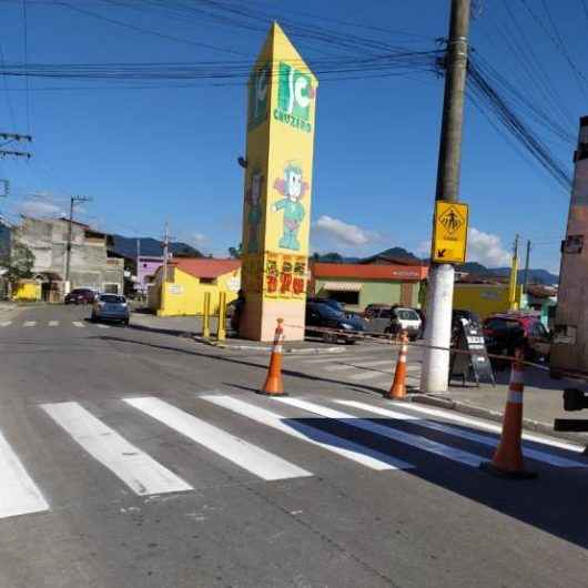 Prefeitura de Caraguatatuba pinta mais de 600 metros quadrados em sinalização no mês de julho