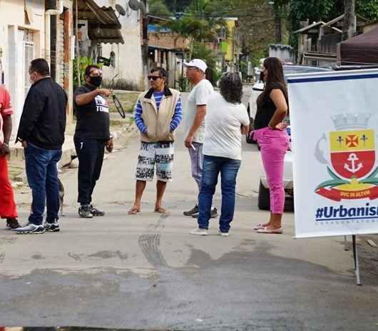 Prefeitura de Caraguatatuba realiza ação para buscar guia de emplacamento e ligar energia elétrica e água no bairro Olaria