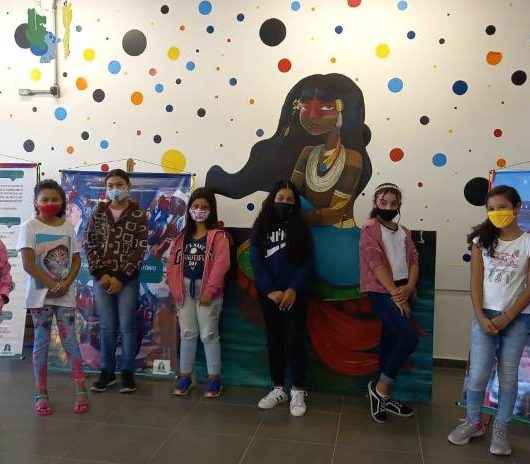 Escola de Caraguatatuba recebe exposição itinerante sobre folclore e lendas locais