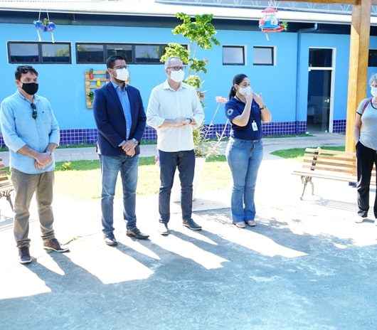 Prefeitura de Caraguatatuba faz entrega da Carteira de Identificação da Pessoa com Transtorno do Espectro Autista - CIPTEA