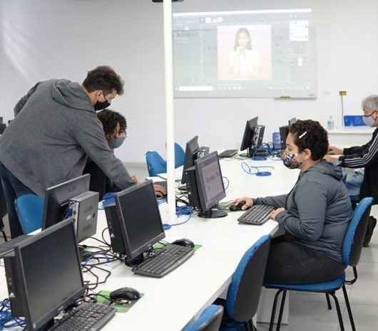 Fundo Social de Caraguatatuba inicia curso de Criação e Edição de Imagens