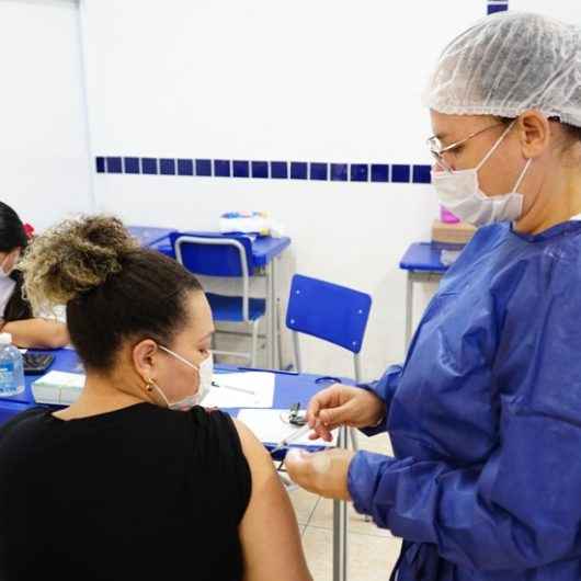 Caraguatatuba inicia agendamento da vacinação contra Covid-19 para maiores de 18 anos