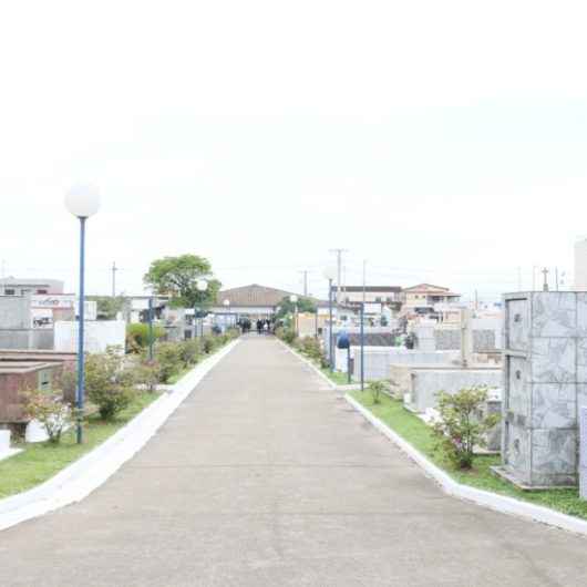 Cemitério Municipal de Caraguatatuba mantém protocolos sanitários no Dia de Finados