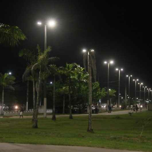 Prefeitura de Caraguatatuba entrega dois pontos de iluminação no bairro Travessão